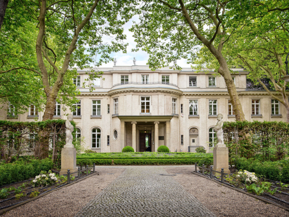 Villa in Green for Sale